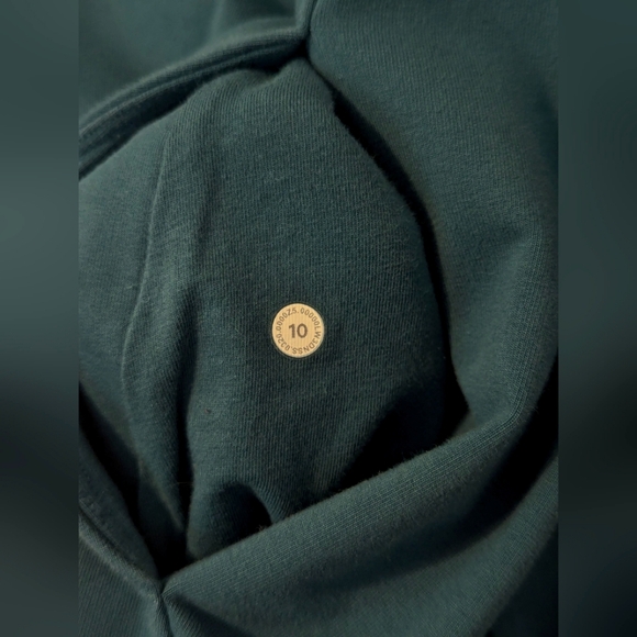 Lululemon Scuba Crew Pullover - Picture 3 of 6